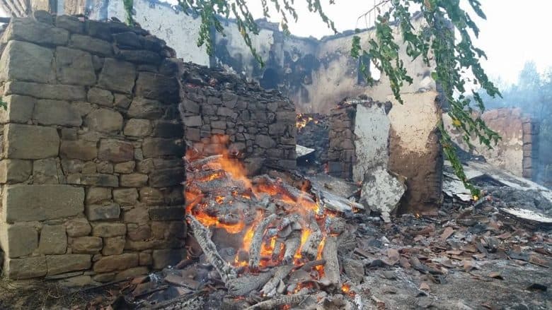 Një furrë buke përfshihet nga flakët në Elbasan
