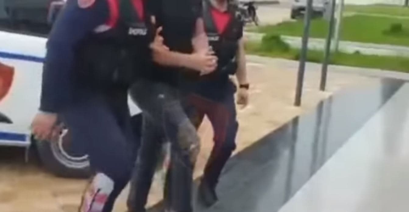 Qarkullonte me armë zjarri me vete, arrestohet 34-vjeçari në Shkodër (EMRI)