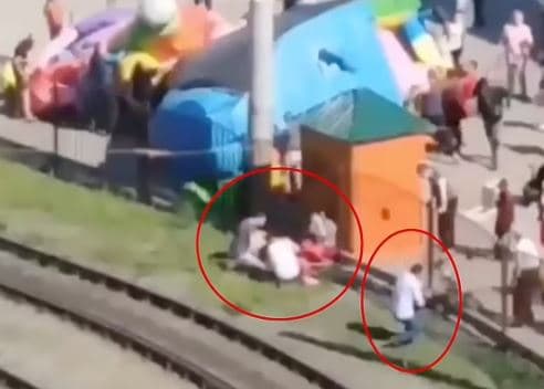 Shpërthen kështjella e mbushur me ajër në qytetin rus, lëndohen dy fëmijë (VIDEO) 