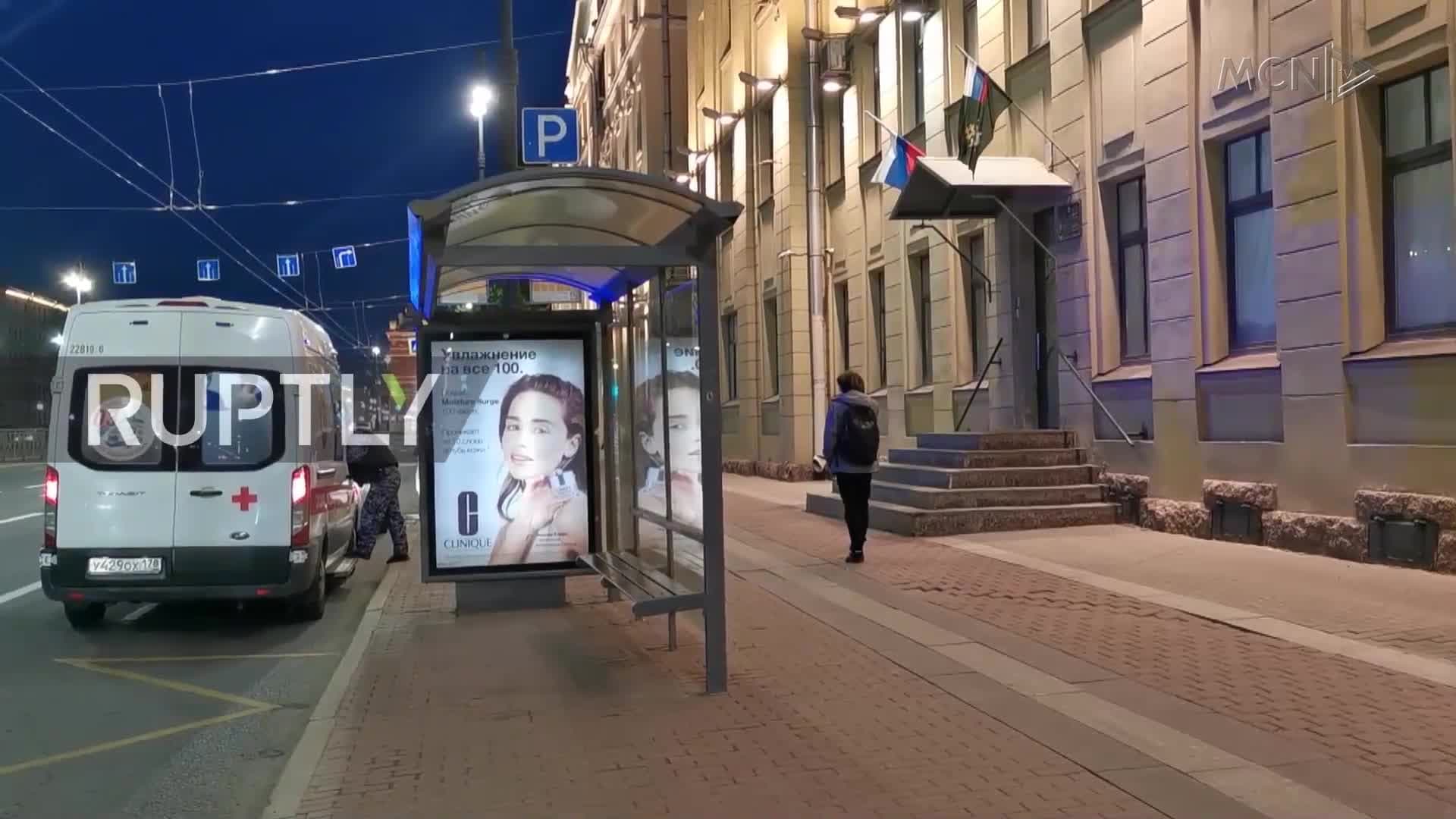 Nxirret nga avioni dhe arrestohet kritiku i Putin (VIDEO)