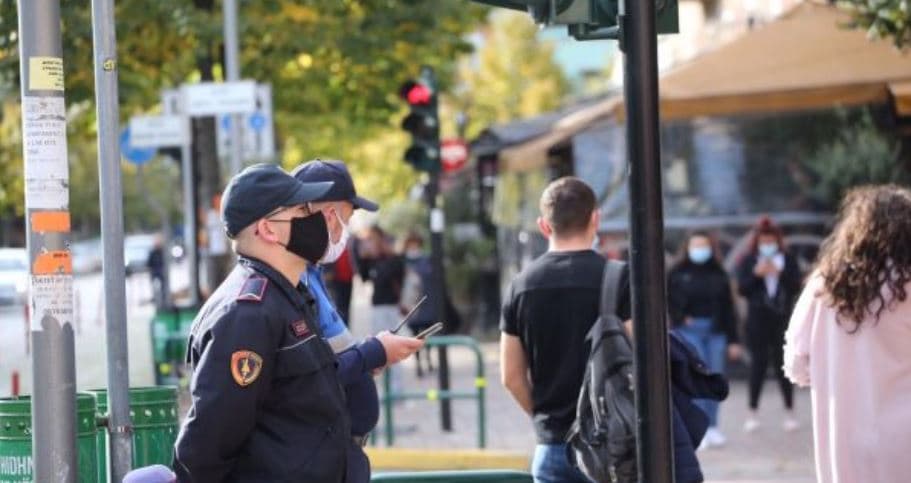  Masat e reja/ Nga sot, pa maska në ambientet e jashtme