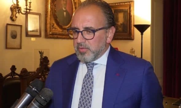 “Takimi” me kunatin e Lulzim Bashës, reagon Dritan Leli: Skenar i qëndisur!