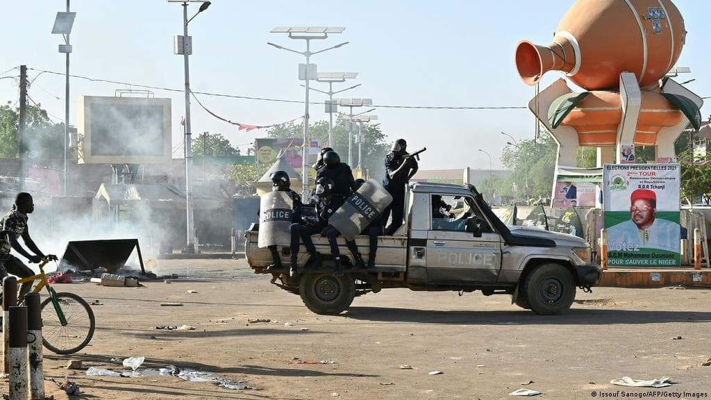 Sulmi terrorist në Afrikë, të paktën 100 të vdekur