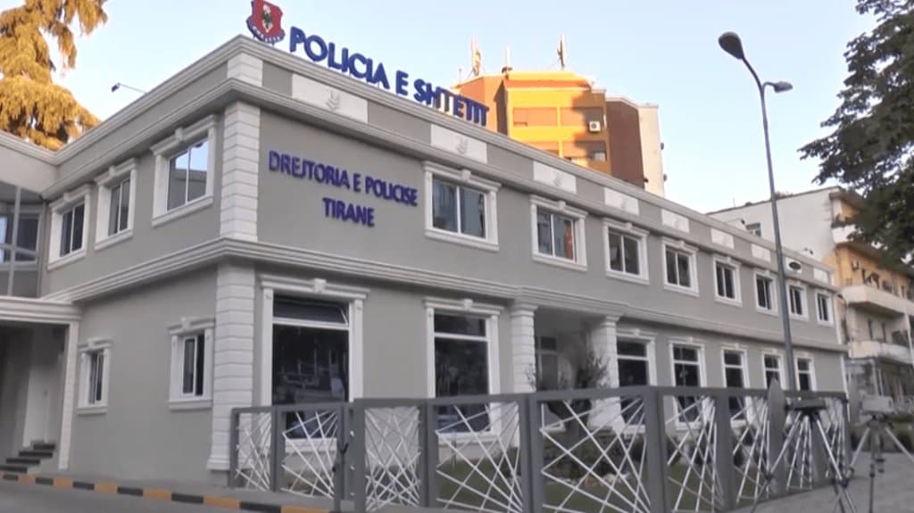 Policia arreston gjashtë persona në Tiranë