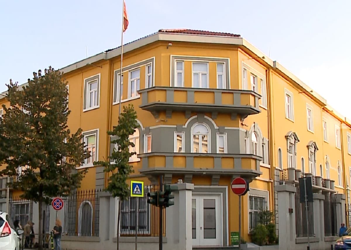 Teza doli pa përfunduar provimi, Ministria e Arsimit: Padi ndaj autorit