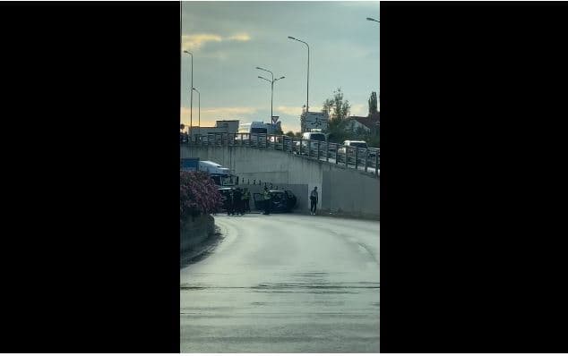 Aksident te Mbikalimi i Saukut, përplasen pesë mjete (VIDEO) 