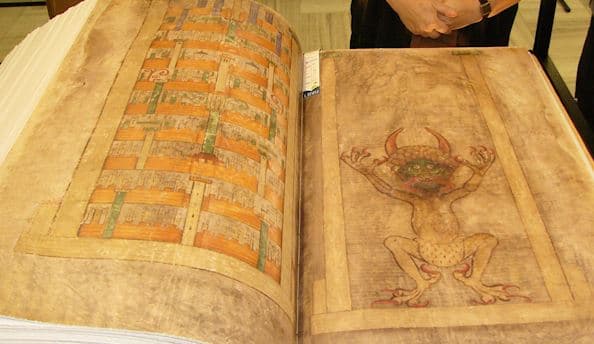 Historia e mistershme e "Biblës së Djallit"