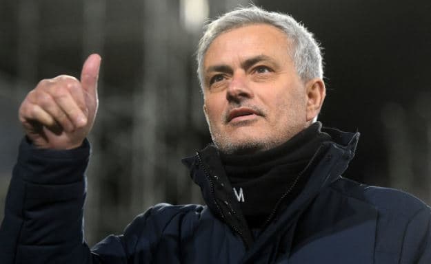 Mourinho merr dy dhuratat e para te Roma, futbollisti shqiptar zyrtarizohet në fundjavë