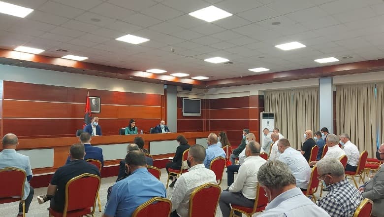 Lehtësimi i masave antiCovid në burgje/ Gjonaj: Më 14 qershor rinisin takimet e të burgosurve me familjarët (VIDEO)