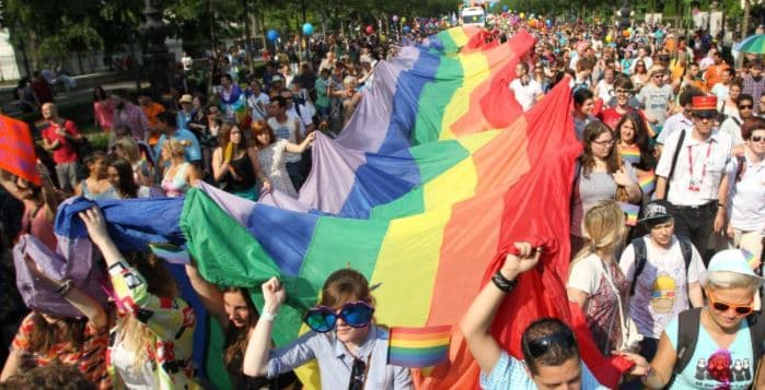 Hungari: Miratohet ligji kundër reklamave që "promovojnë" homoseksualitetin