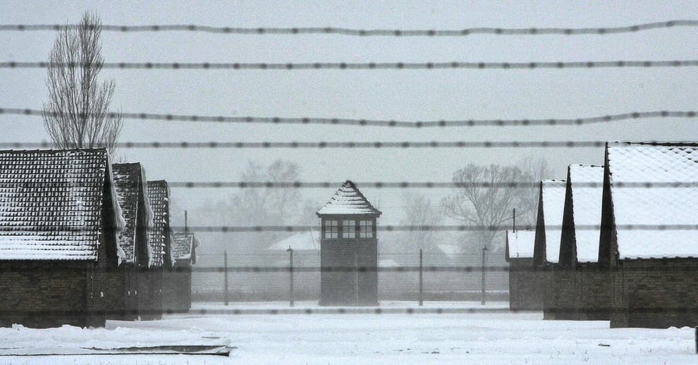 Një varr masiv zbulohet në ish-kampin nazist në Auschwitz
