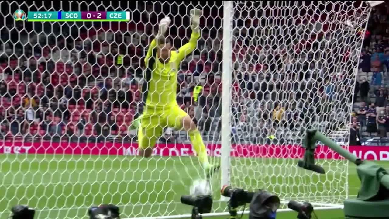 Çekia merr tre pikë të arta ndaj Skocisë (VIDEO)