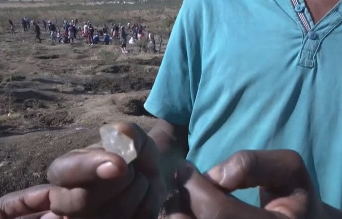 “Diamanti i nxituar” mbledh mijëra kërkues në Afrikën e Jugut