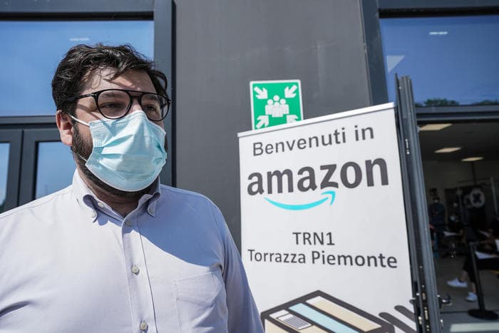 Amazon përgatit kthimin e punëtorëve në zyrë