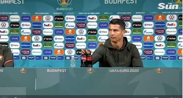 Pas veprimit të Cristiano Ronaldos/ Coca-Cola humbet 4 miliardë dollar (VIDEO)