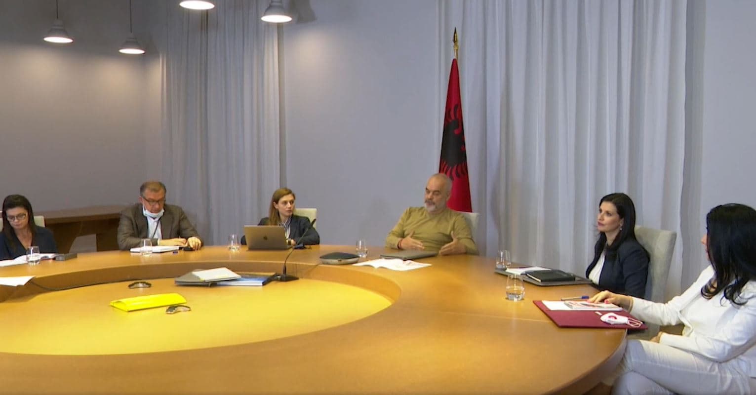 Sesioni i tretë ‘Gati për Shqipërinë’ / Rama: Për dy javë, 350 ide të reja nga aplikantët