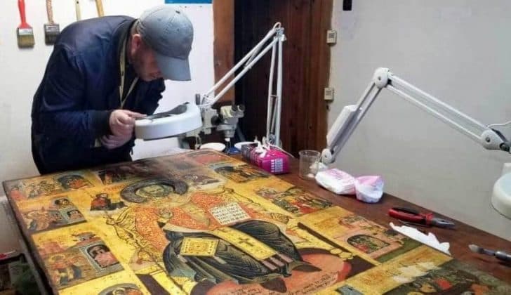    Restaurohet ikona “Shën Nikolla me skena nga jeta”, pjesë e muzeut “Onufri”