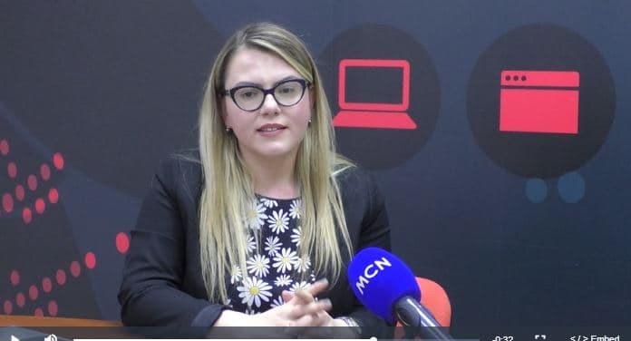 Prindërit konfuzë për regjistrimet e fëmijëve/ Repishti: Në e-Albania figurojnë të gjitha rrugët (VIDEO)