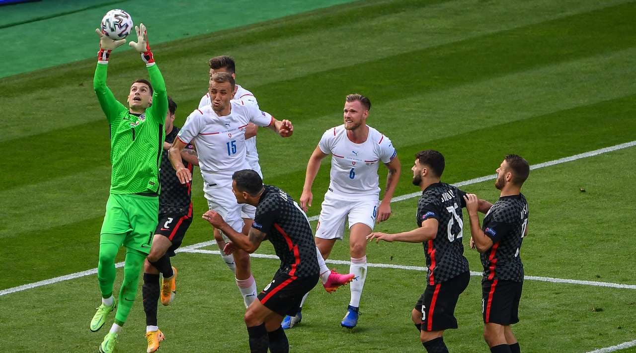 Schick shënon sërish, Kroacia dhe Çekia ndahen në barazim (VIDEO)