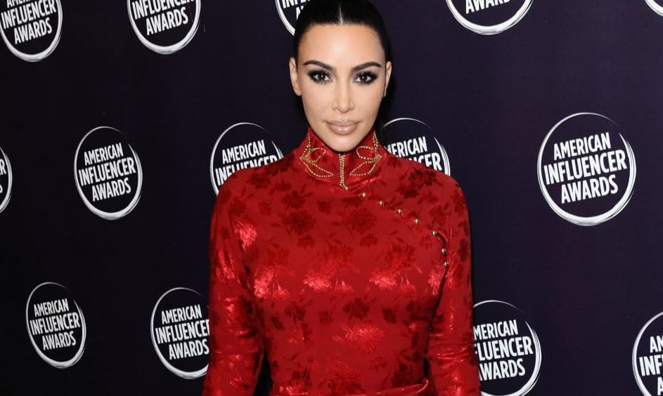 Kim e pranon: Videoja e seksit ndihmoi që “Keeping up with the Kardashians” të kishte sukses