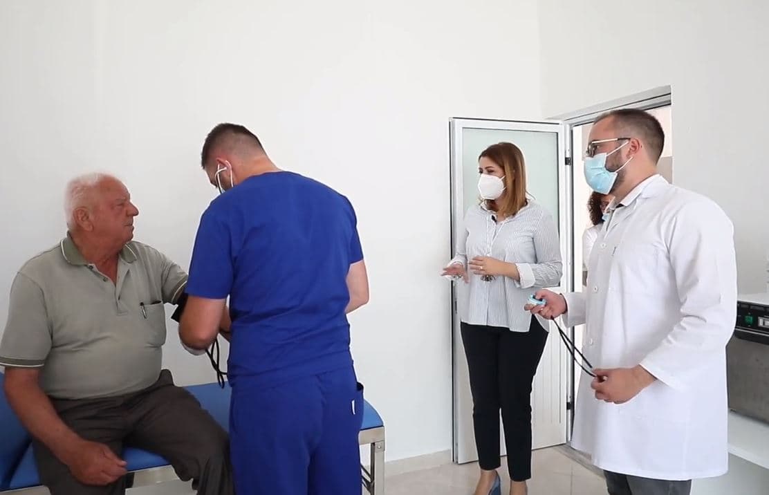 Manastirliu: Presim mbi 100 mijë doza vaksine, ulim fashën e vaksinimit në +50 vjeç