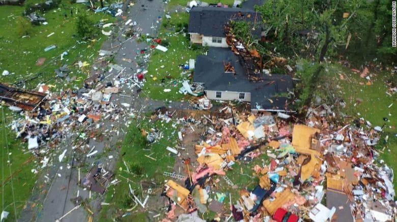 Tornadoja në SHBA, lëndohen 20 persona