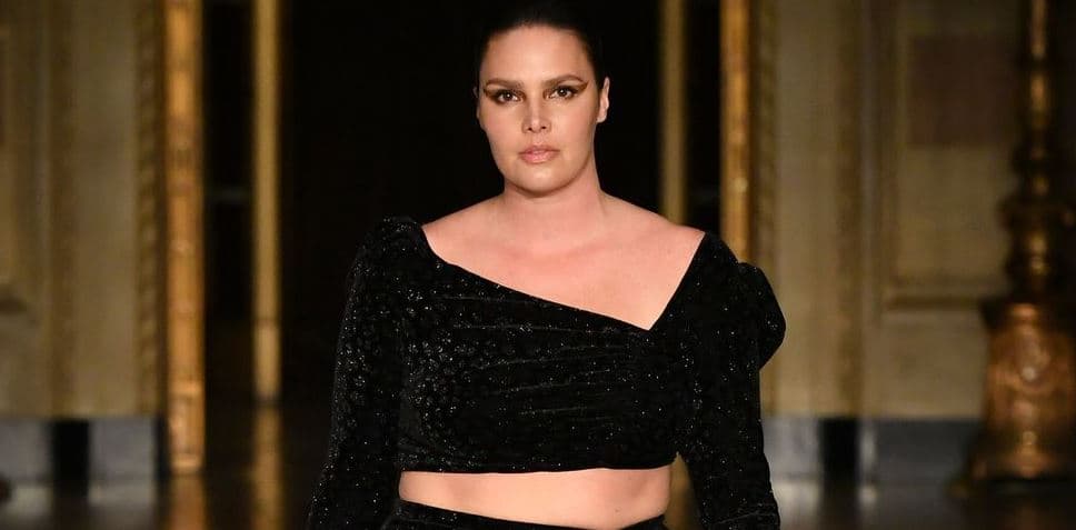 16 crop-tops për të kompletuar çdo veshje verore (FOTO)