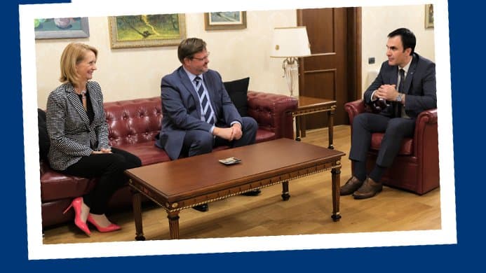      Ambasada amerikane dhuron pajisje për hetuesit shqiptarë