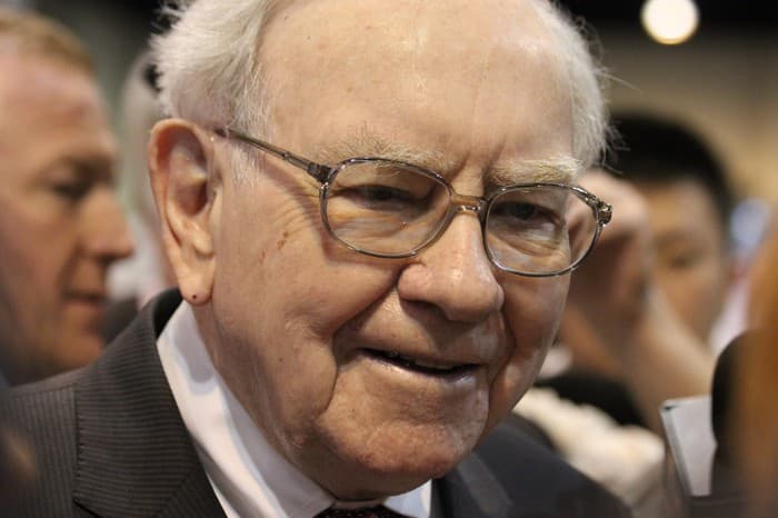 Warren Buffett dhuron 4.1 miliardë dollarë
