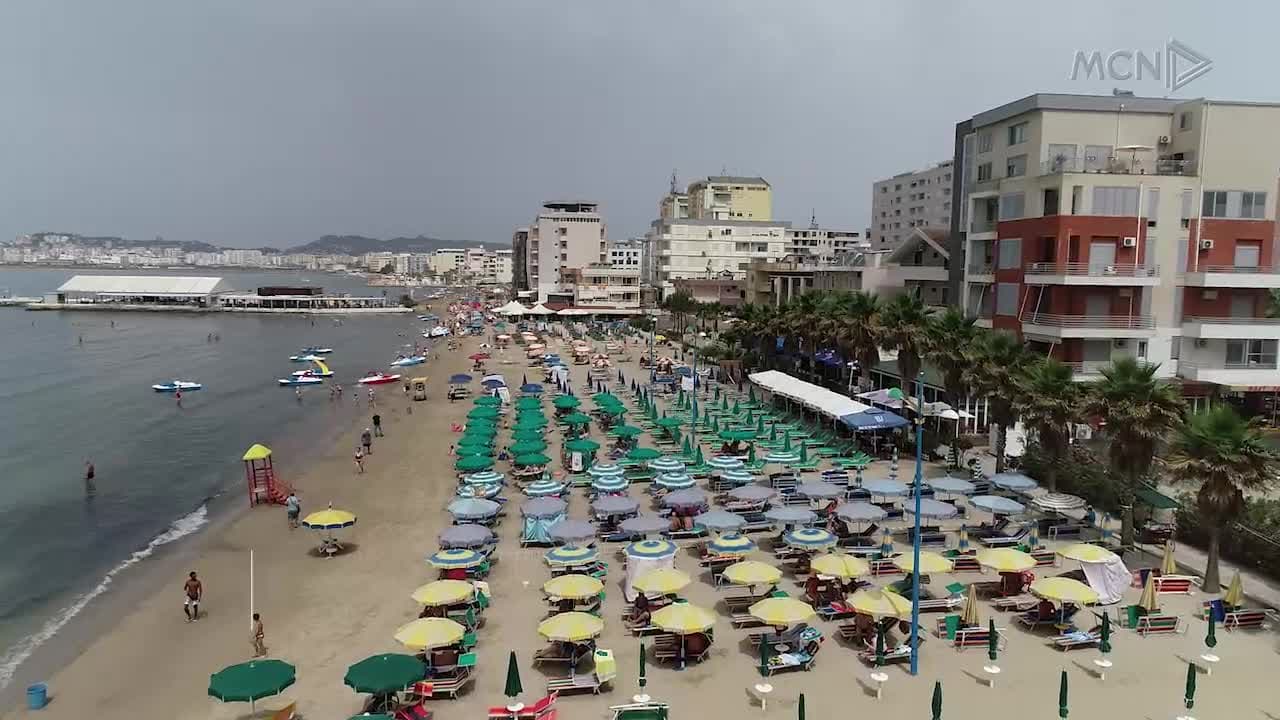 Resortet "rrëmbejnë" turistët (VIDEO)