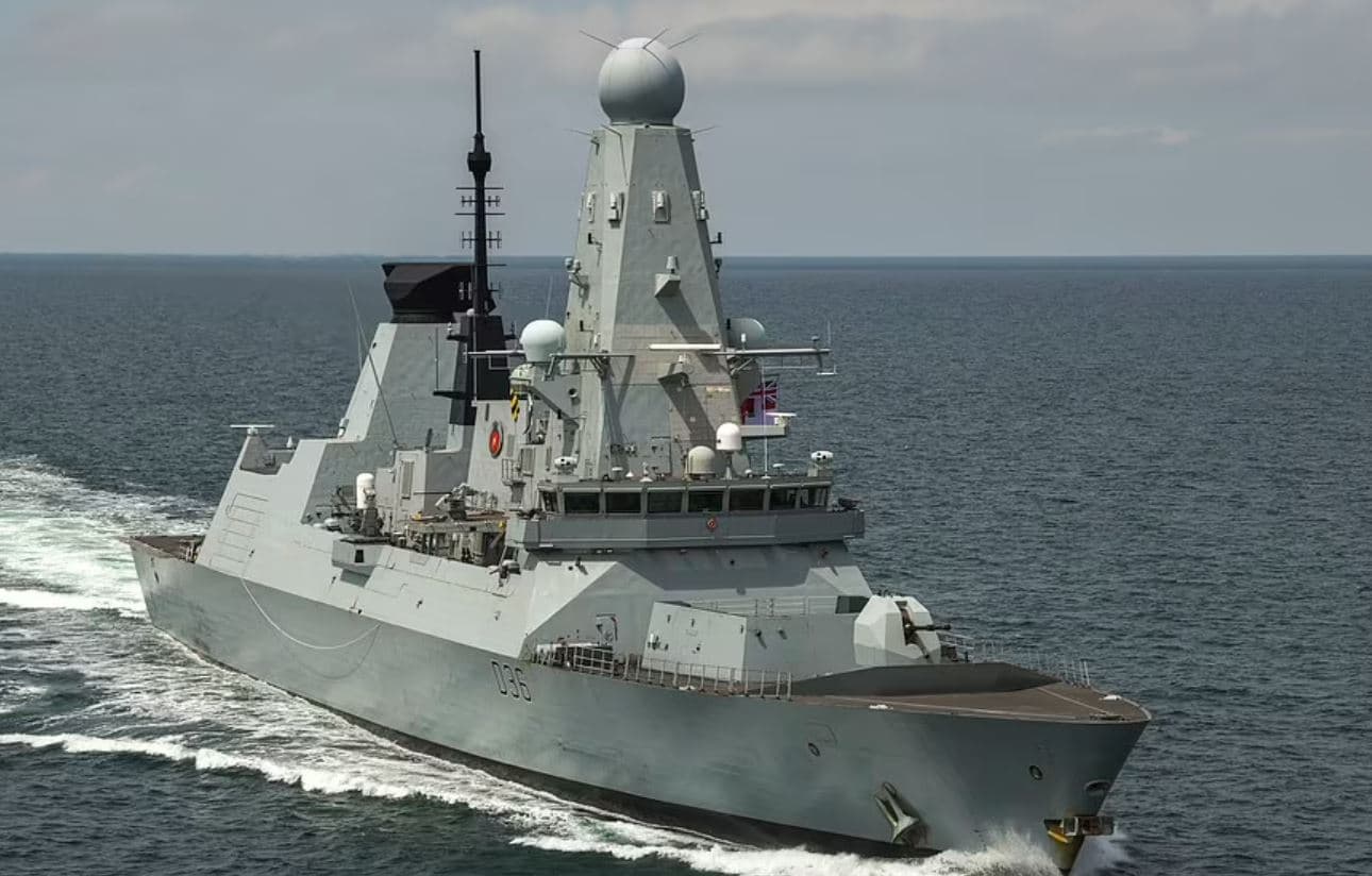 Rusia paralajmëron Britaninë: Herën tjetër do të bombardojmë anijen