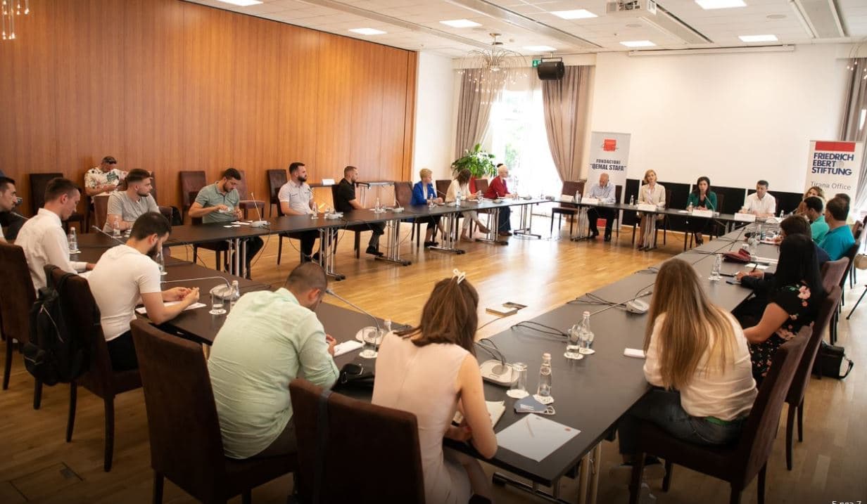 Kushi: Ka nisur puna për hartimin e Strategjisë Kombëtare të Rinisë