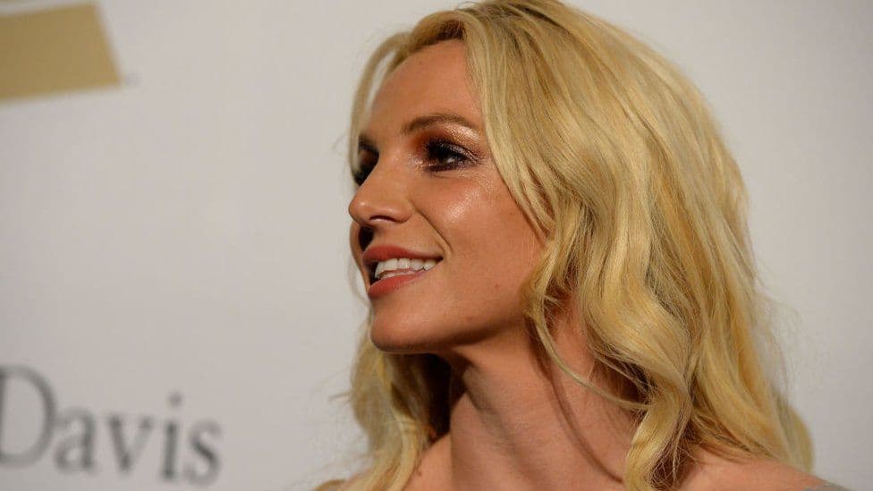 Britney Spears u kërkon falje fansave: Më vjen keq që bëra sikur isha mirë