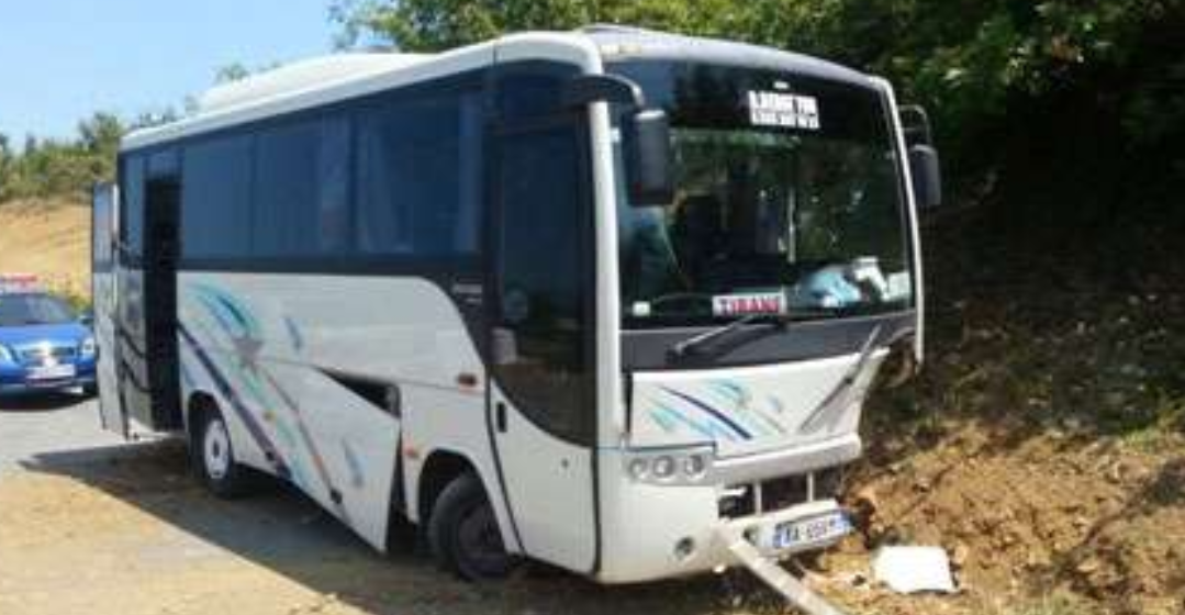 Maqedoni, aksidentohet autobusi me turistë shqiptarë