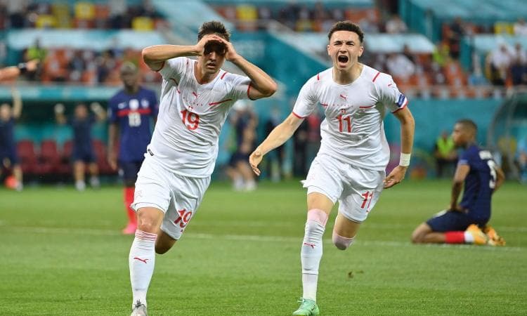 Spektakël dhe 6 gola të shënuar, Francë-Zvicër shkon në shtesa