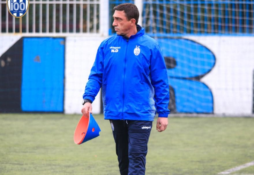 Nevil Dede rikthehet në stol, zyrtarizohet në Kategorinë e Parë