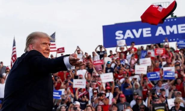 Trump në rrezik financiar dhe politik