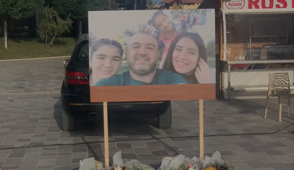 Protestë për familjen Gushi, u shua në aksidentin tragjik në Vlorë