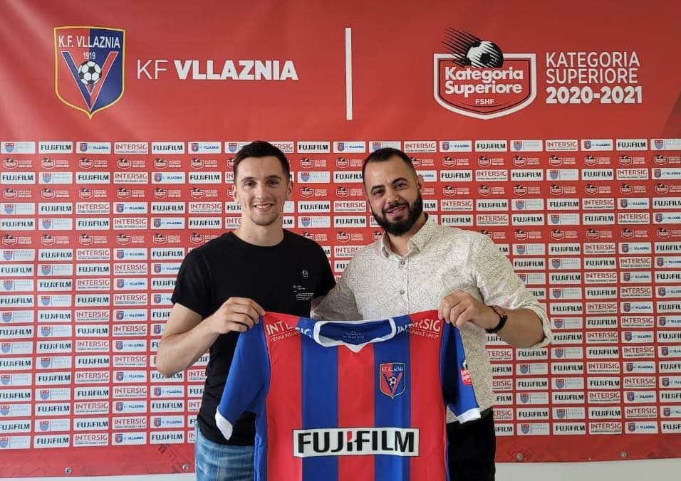 Vllaznia godet në merkato, Liridon Latifi firmos me shkodranët