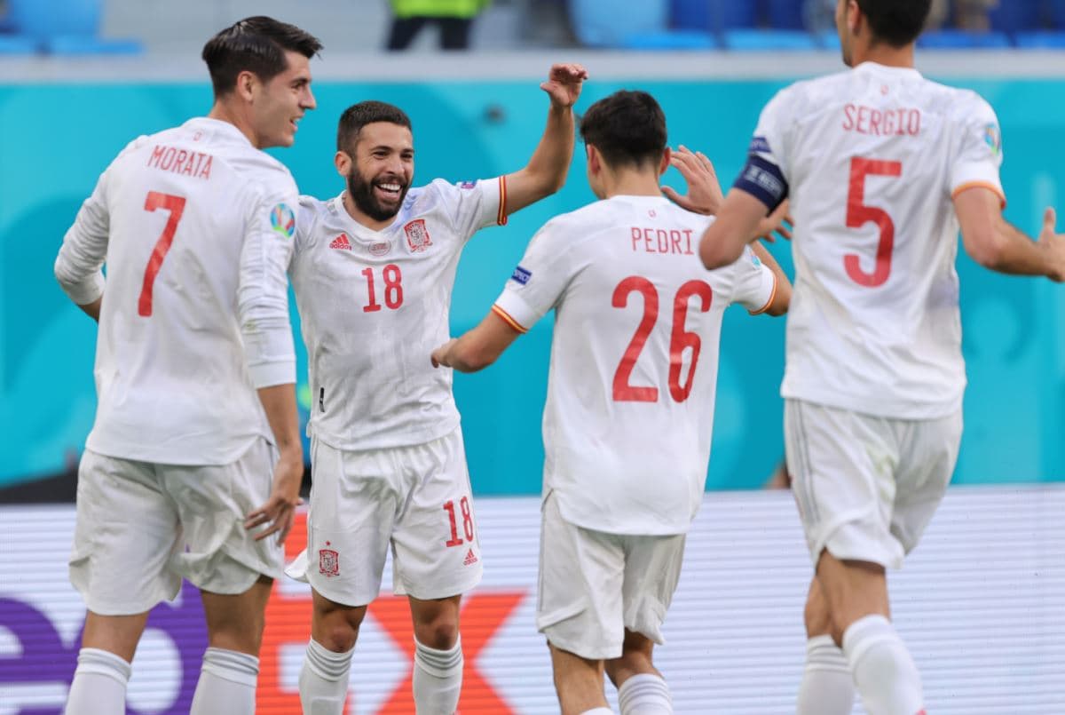 Tjetër autogol në Europian, Spanja kalon në avantazh ndaj Zvicrës (VIDEO)