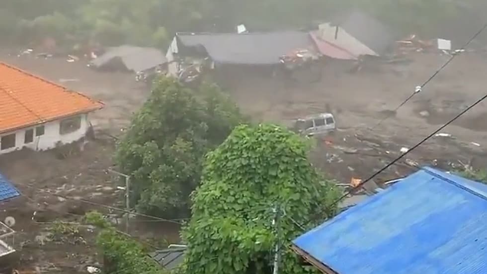 Stuhi e fuqishme në Japoni, 2 të vdekur dhe 20 të zhdukur