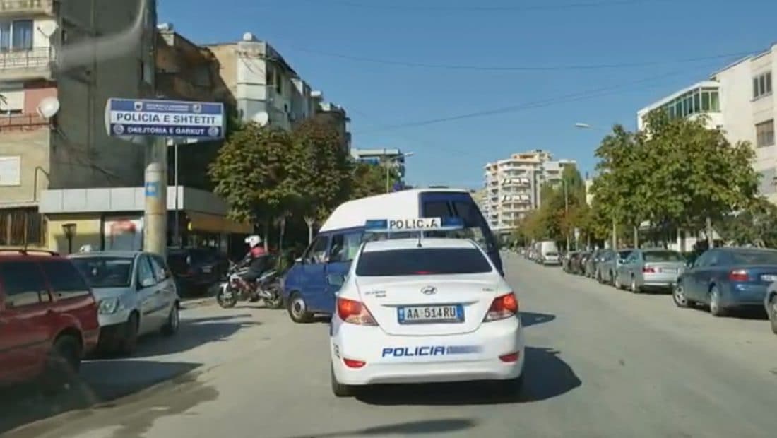      Plagosi me çifte motrën në Vlorë, arrestohet pas dy ditësh 63-vjeçari