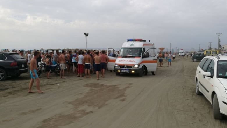 Mbytet një pushues në Velipojë, dy të tjerë përfundojnë në spital