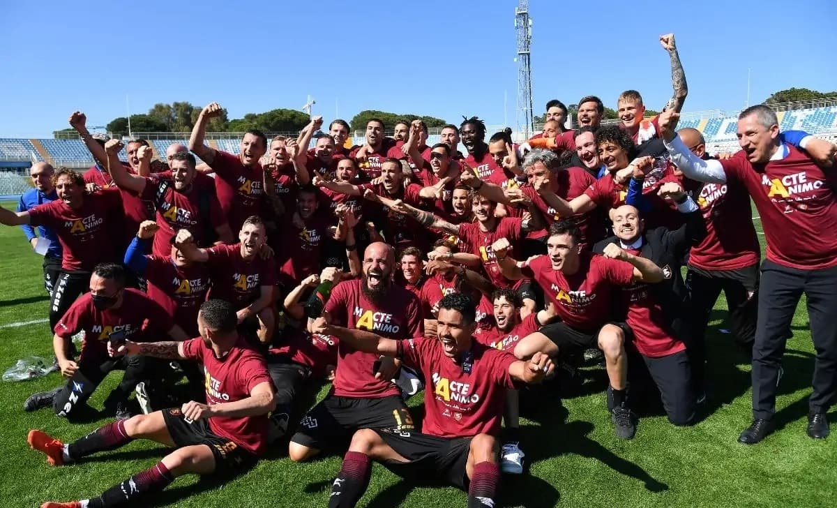 Salernitana do të luajë në Serie A, por Lotito duhet të shesë klubin brenda 6 muajve