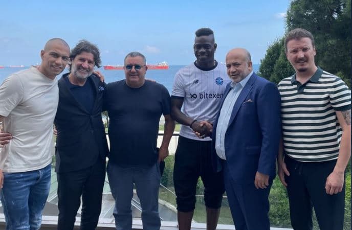 Balotelli bëhet me skuadër të re, prezantohet në Turqi