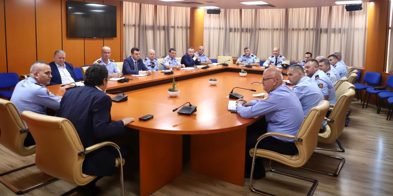 Çuçi mbledh drejtuesit e rinj të Policisë së Shtetit: Intensifikoni luftën kundër krimit të organizuar