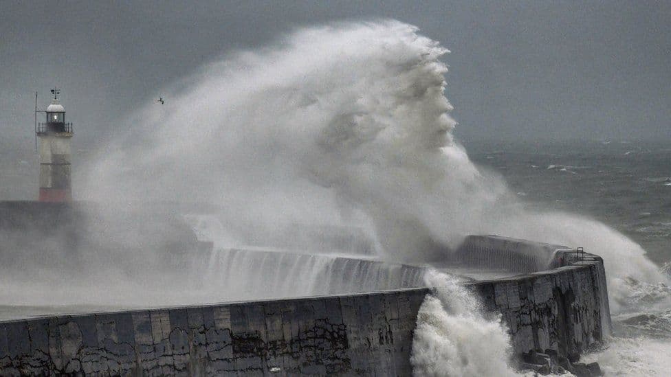 Neptuni “fotografohet” në bregdetin e Sussex