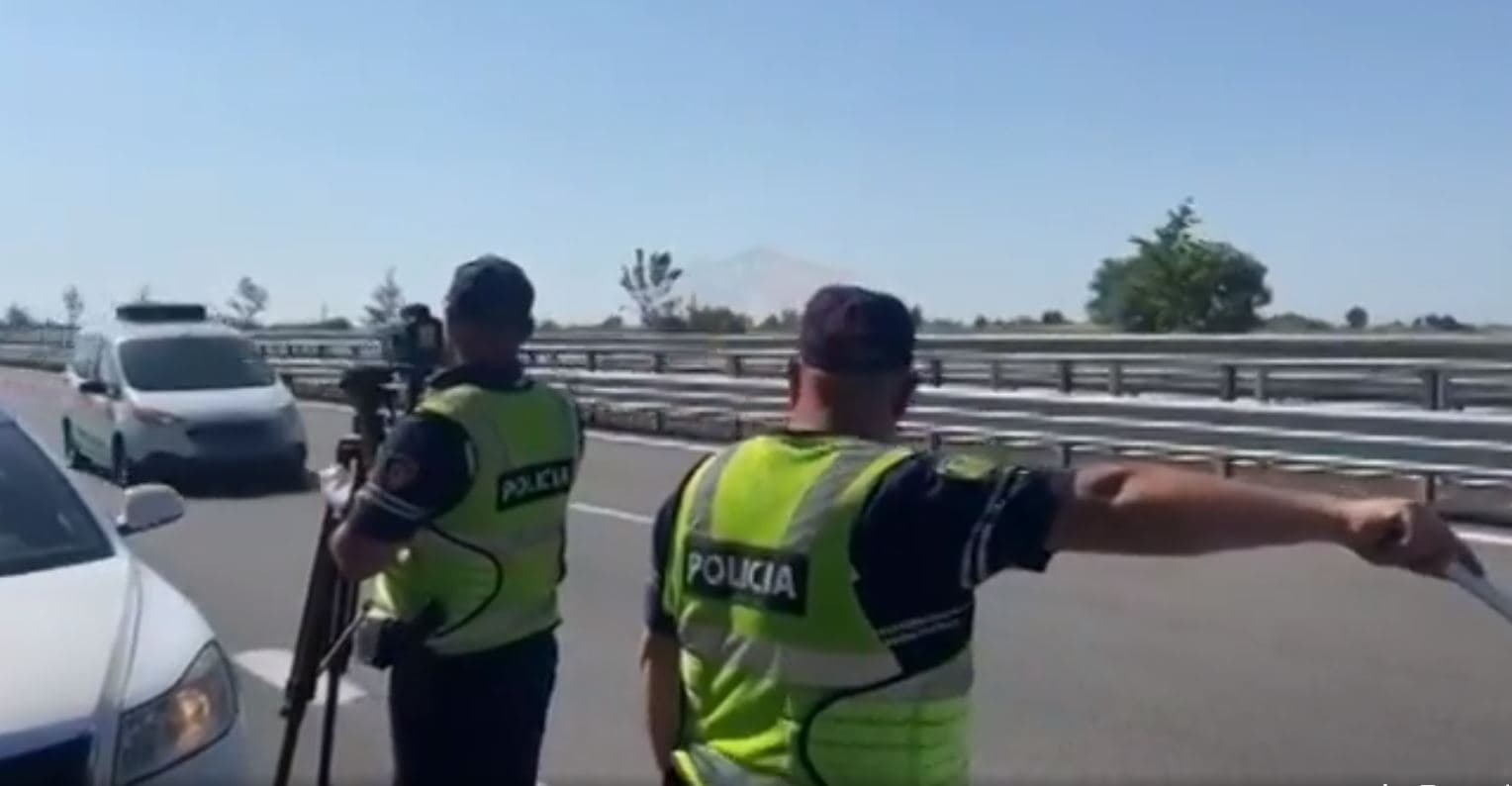  Siguria rrugore/ Policia pezullon 44 leje drejtimi, masë administrative për 2234 shoferë
