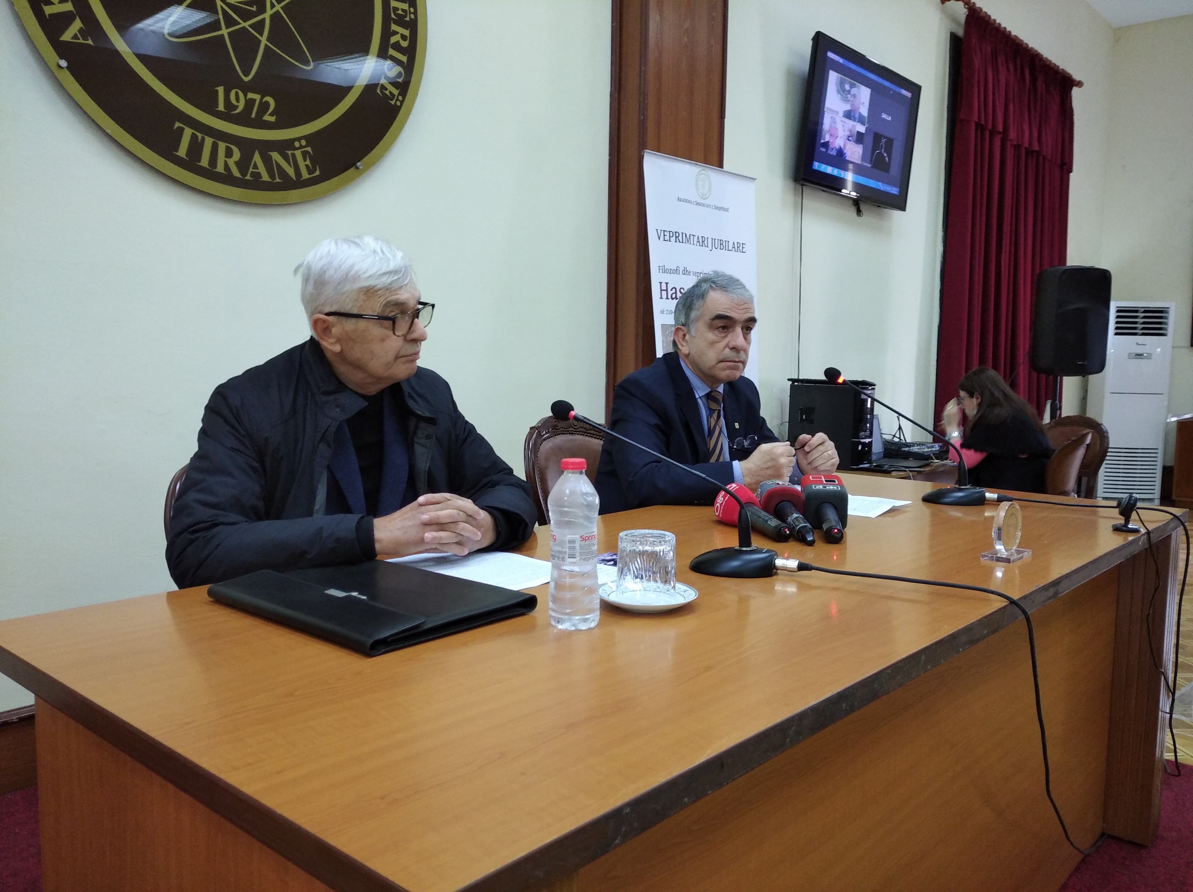 Ish-presidenti Rexhep Mejdani merr titullin ‘Akademik Emeritus’ nga Akademia e Shkencave