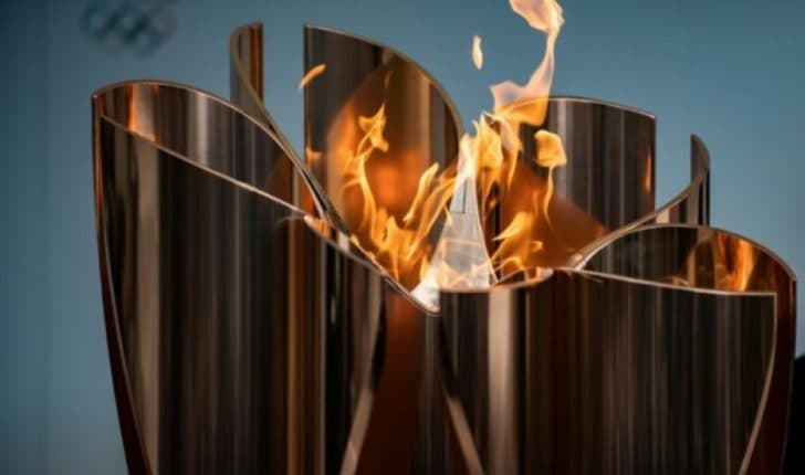 Flaka olimpike mbërriti në Tokio, ceremoni pa spektatorë
